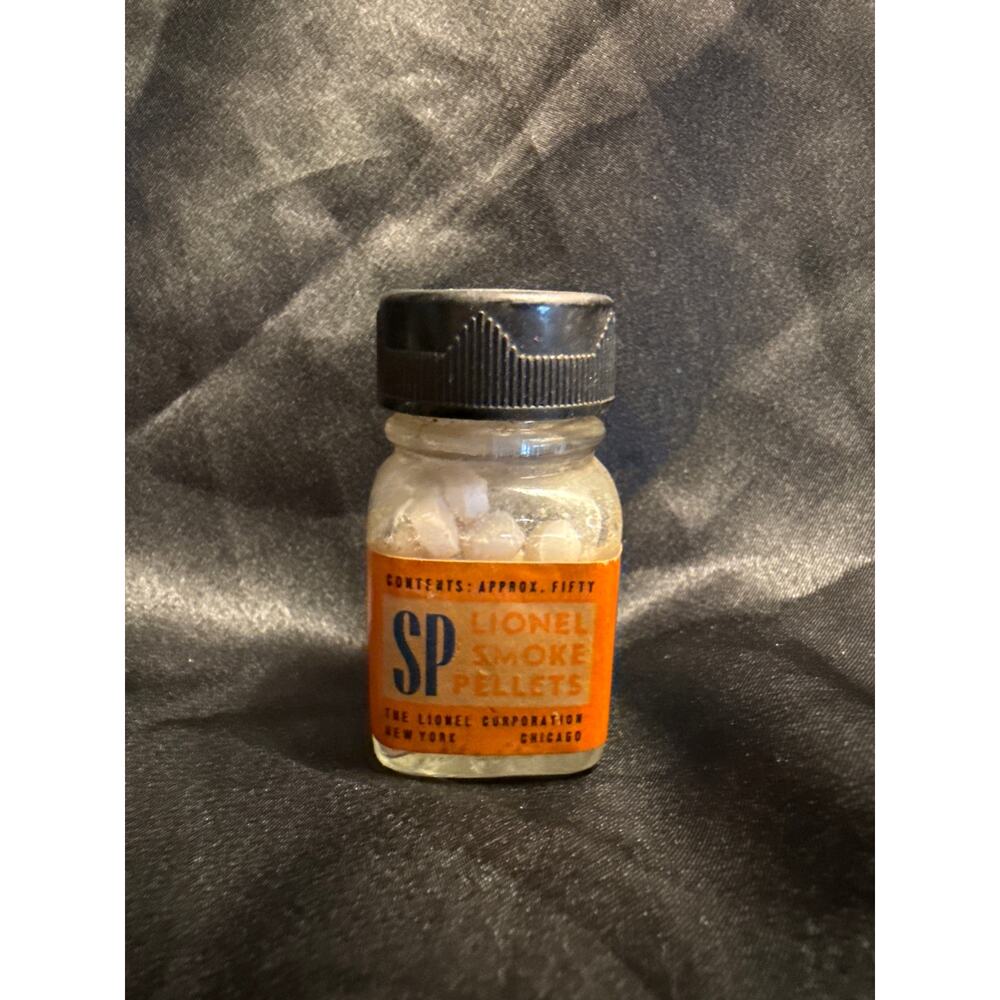 Vintage 1940’s LIONEL SP SMOKE PELLETS glass bottle w contents